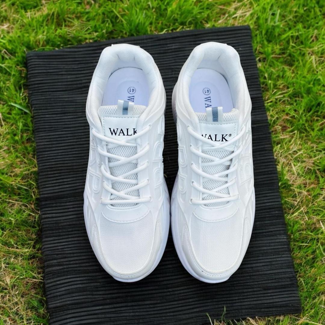 Stay Light, Move Fast – Sporty Joggers Edition