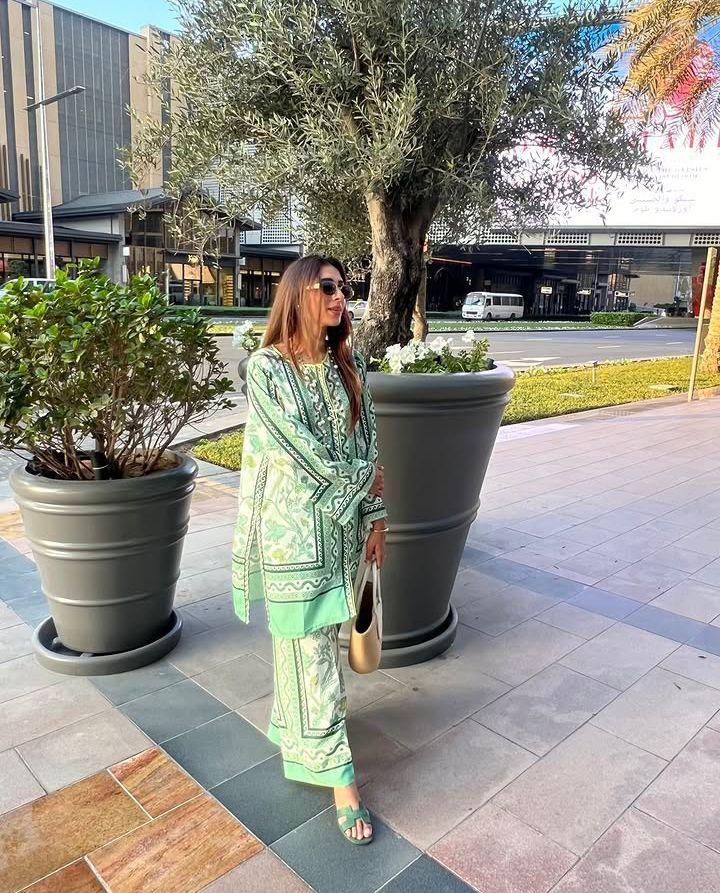 BreezeTouch Premium Swiss Lawn